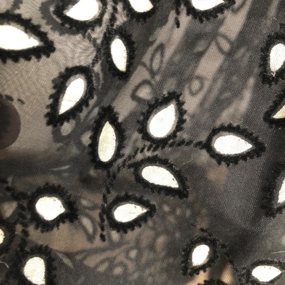 Vintage (1950’s) dress w/embroidered leaf print - Picture 2 of 6
